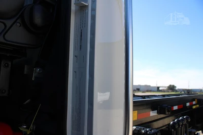 New | in-Stock 2027 MACK MD7 Rolloff Trucks Texas US | Roll Off Truck World #1491884