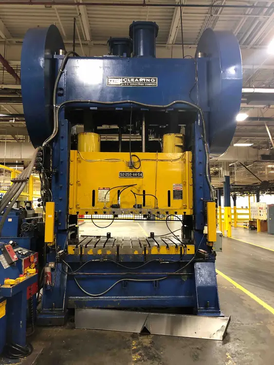 Used 1984 CLEARING S2-250-84-54 Straight Side Presses Michigan US | Presses for Industry #403398