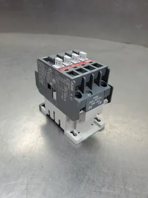 ABB A12-30-10 Contactor, 1000V Coil, 28A, 10HP. 4D-03