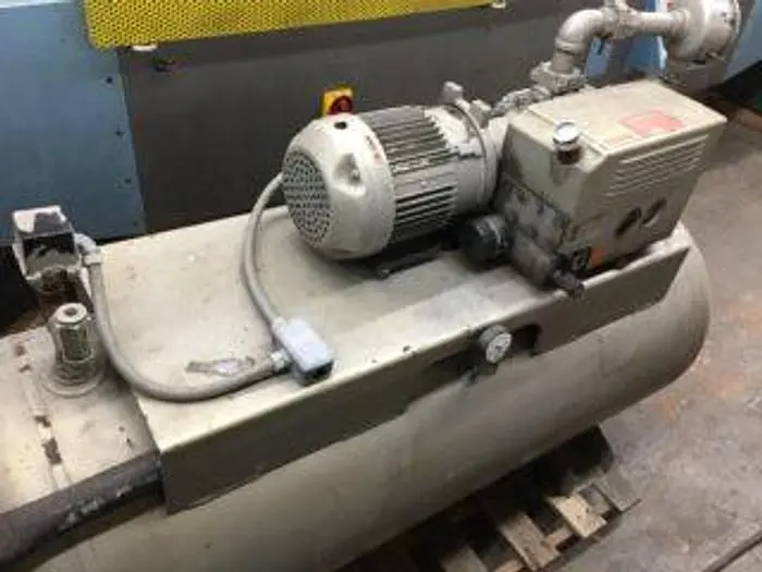 2967-700 BUSCH TANK MOUNTED 3HP VACUUM PUMP MODEL# 063-138