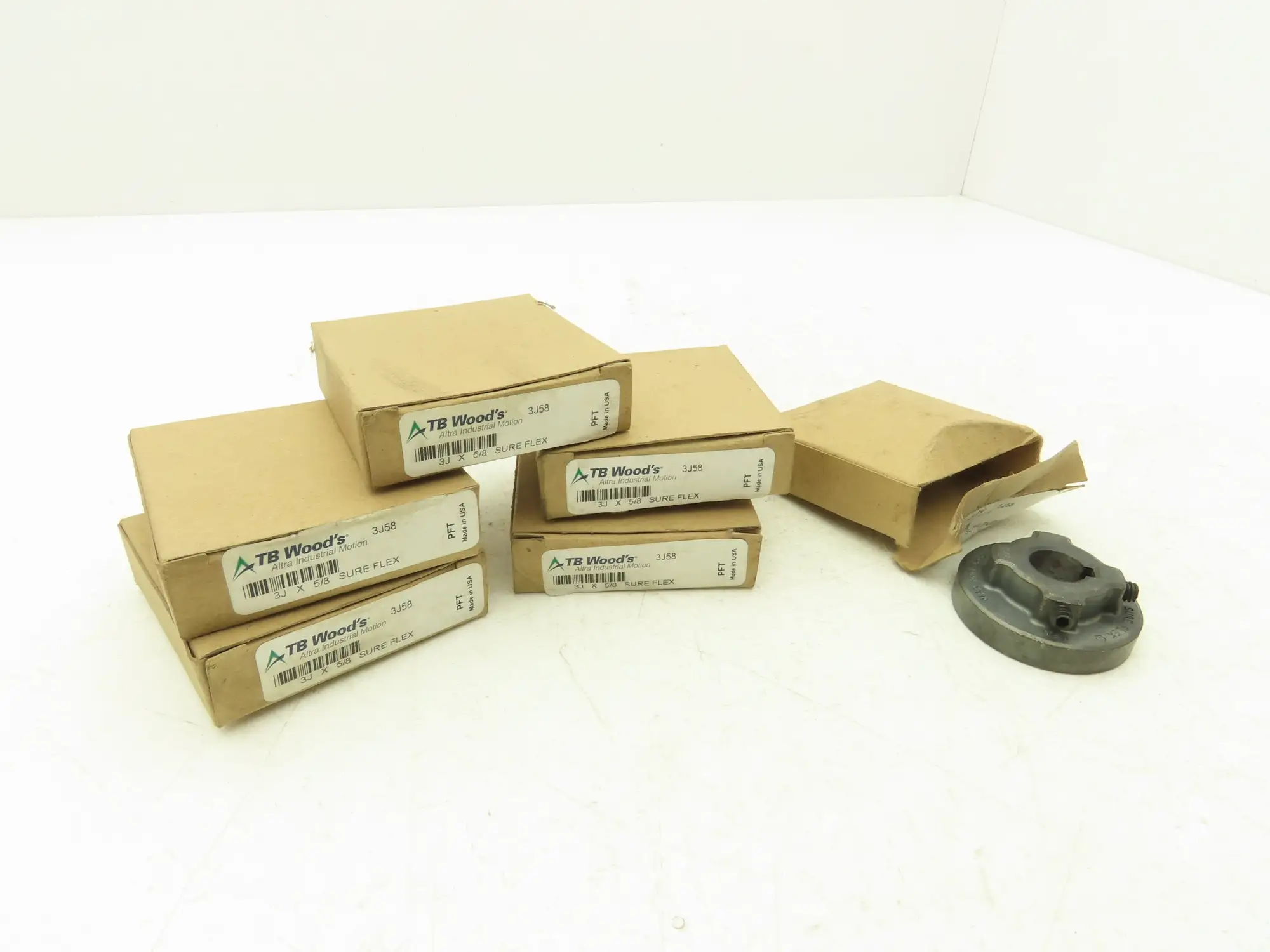 TB Woods 3JX5/8 Sure Flex Coupling Flange 5/8" Bore x 2" OD x .8" LTB Lot of 6