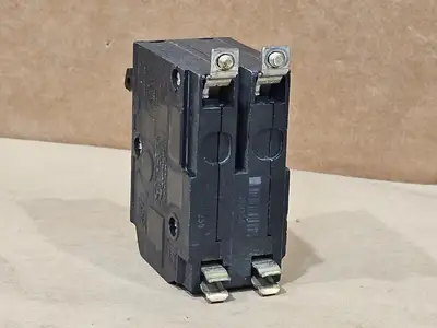 Used SQUARE D QOB250 Switchgears British Columbia CA | Lenmark #1438471