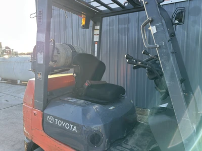 Used TOYOTA 7FGCU25 Misc Forklifts Michigan US | KD Equipment Sales #1557880