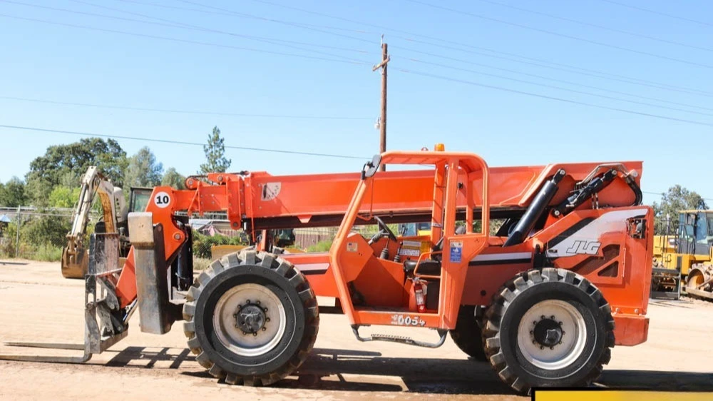 USED 2012 SkyTrak 10054