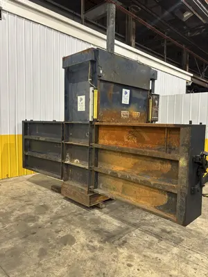 60" X 48" X 30" GENERAL HYDRAULICS DOUBLE DOOR VERTICAL HYDRAULIC BALER: STOCK #23657
