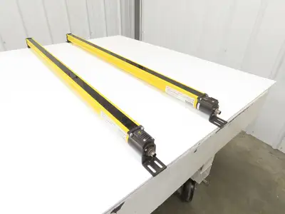 Allen Bradley GuardShield Safety Light Curtain Transmitter/Receiver Set 1120mm
