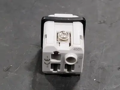 NEW PHOENIX CONTACT HC-A03-I-UT-M
