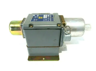 NEW SQUARE D 6523-TCW PRESSURE SWITCH 6523TCW