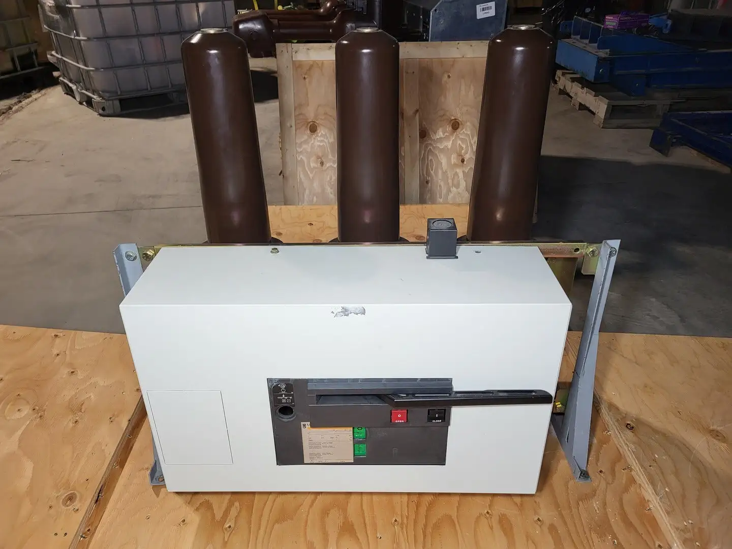 New | in-Stock SCHNEIDER ELECTRIC SF1 630A Switchgears British Columbia CA | Lenmark #238869