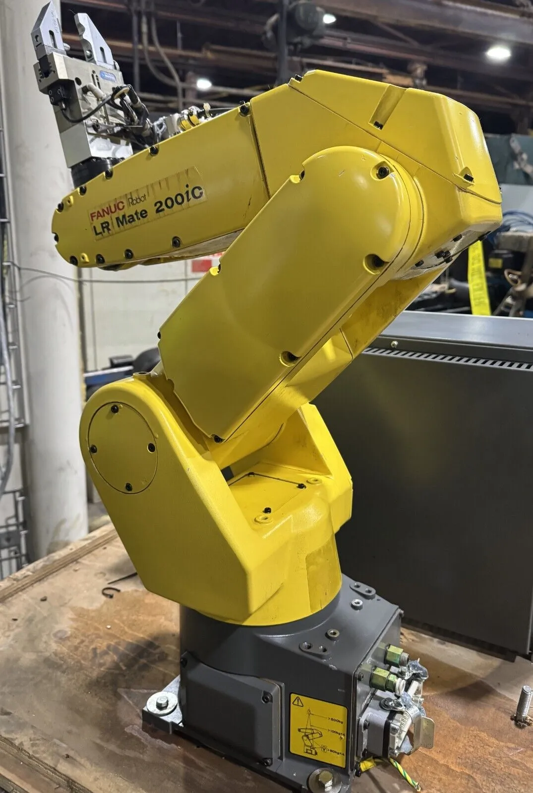 USED FANUC R-30IA