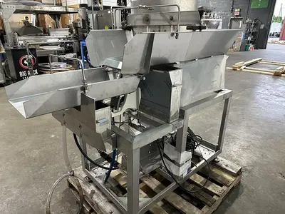 Vibratory Conveyor with Spray Nozzles