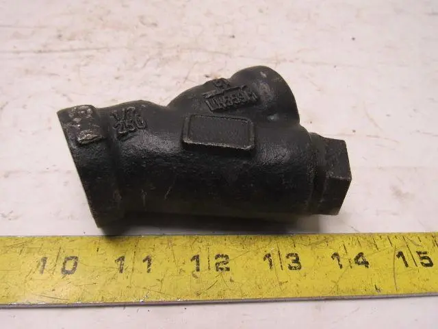 LH559M 1/2" NPT Cast Iron Y-Strainer