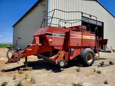 USED 2005 HESSTON 4790