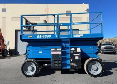 USED 2018 GENIE GS-4390