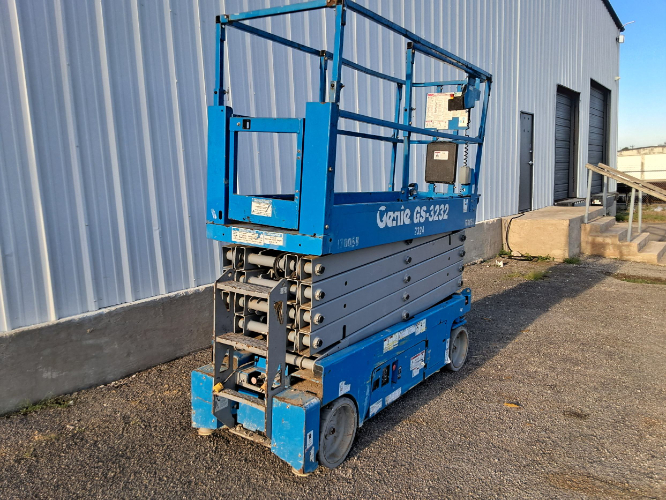 Used 2017 Genie GS-3232 Scissor Lifters Texas US | Stack Equipment #925011