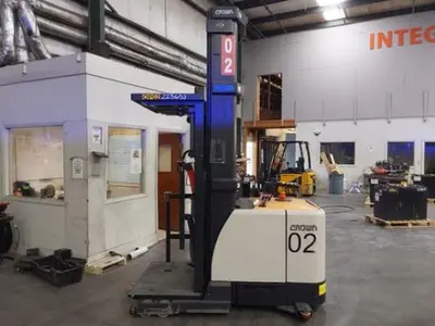 USED 2019 CROWN SP4050-30