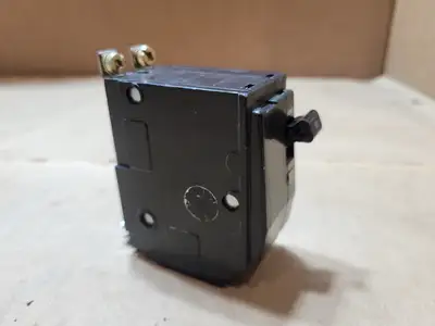 Used SQUARE D QOB250 Switchgears British Columbia CA | Lenmark #1438466