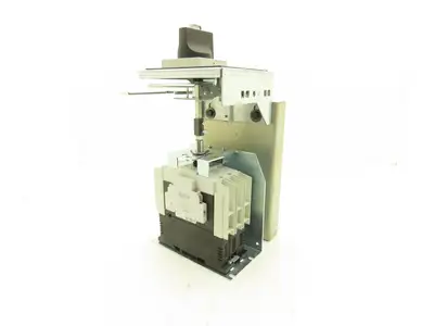 Siemens 3RV1946-2B Rotary Mechanism  Circuit Breaker 30A 600V W Interlocking Kit