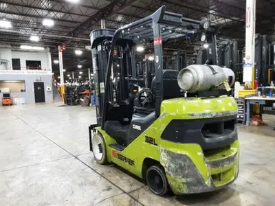USED 2021 CLARK S32C