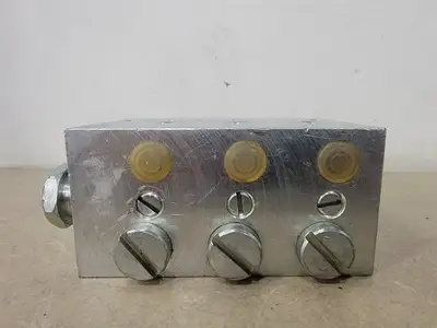 Used LINCOLN LD 56-250 Parts (Hydraulics and Pneumatics) British Columbia CA | Lenmark #1440856