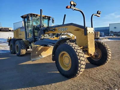 2013 John Deere 772GP