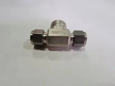 USED SWAGELOK SS-810-3-8TTF