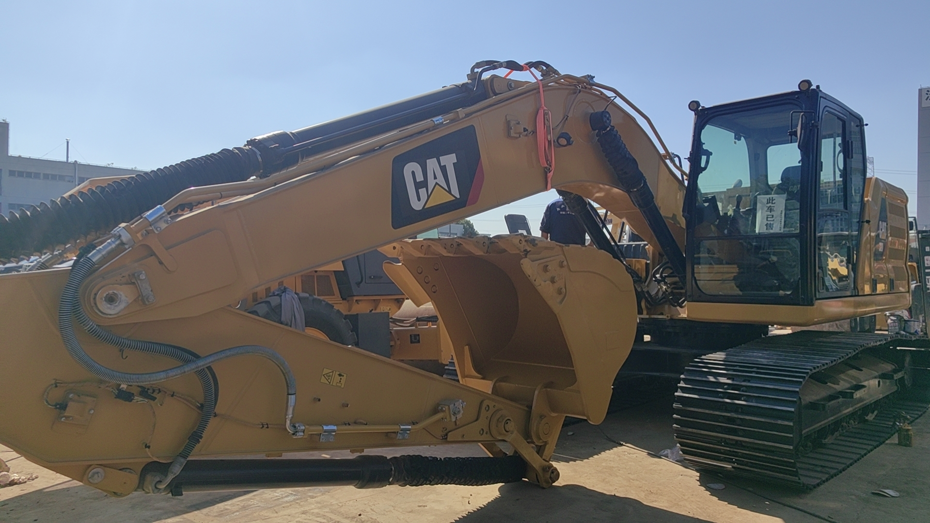 Used 2018 CATERPILLAR 320 Excavators Florida US | US Global Heavy Equipment Solutions #1412577