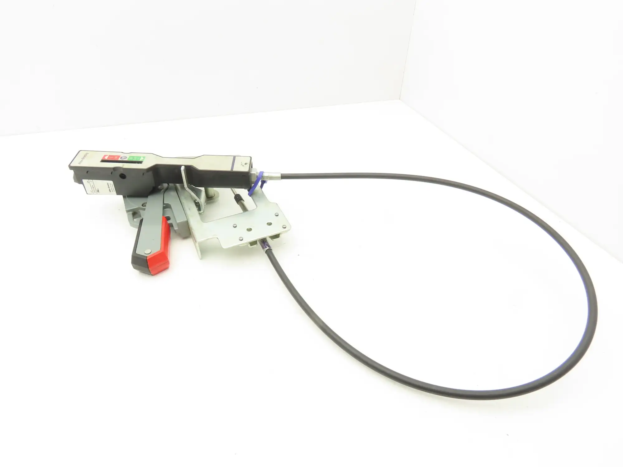 Allen Bradley 140G-H-FMX04 Disconnect Switch Flex Cable Operator 4' Ser A