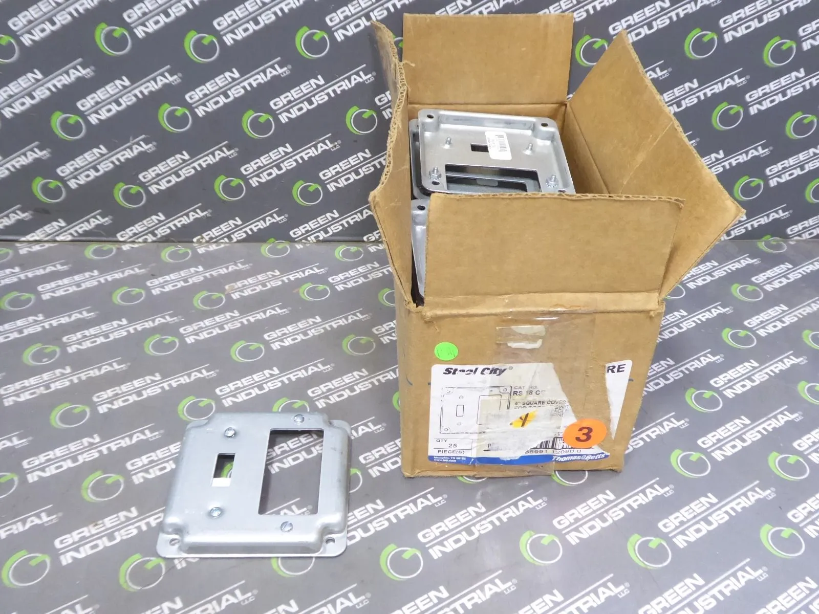 Lot of 25 Thomas & Betts RS18CC Toggle / GFCI Receptacle Covers 4" Square New NIB