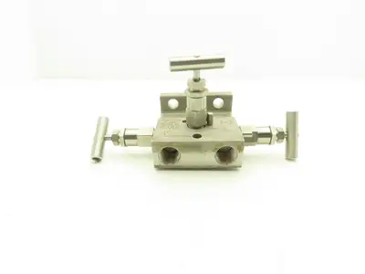 Swagelok SS-V3NBF8-FL-G Stainless 3-Valve Instrument Manifold 1/2" NPT Ball Tip