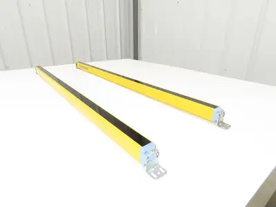 Schmersal SLC440COM-ER-0890-14 Safety Light Curtain Transmitter & Receiver Set