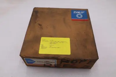 NEW SKF 23220 CCK/C3W33  SPHERICAL ROLLER BEARING STK CC137