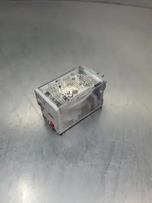 USED Siemens 3TX7112-1LF13 120VAC 8-PIN Relay