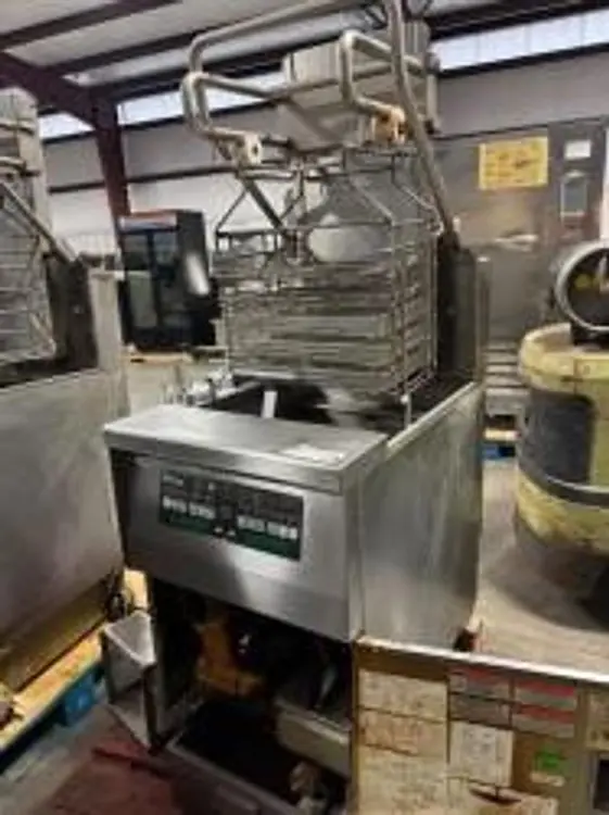 Used PITCO SELVRF Cookers / Coolers / Fryers | Surrey Food Equipment #436561