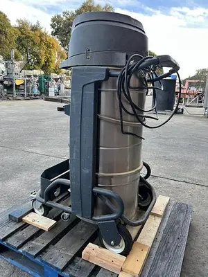 USED NILFISK INDUSTRIAL VACUUM S2