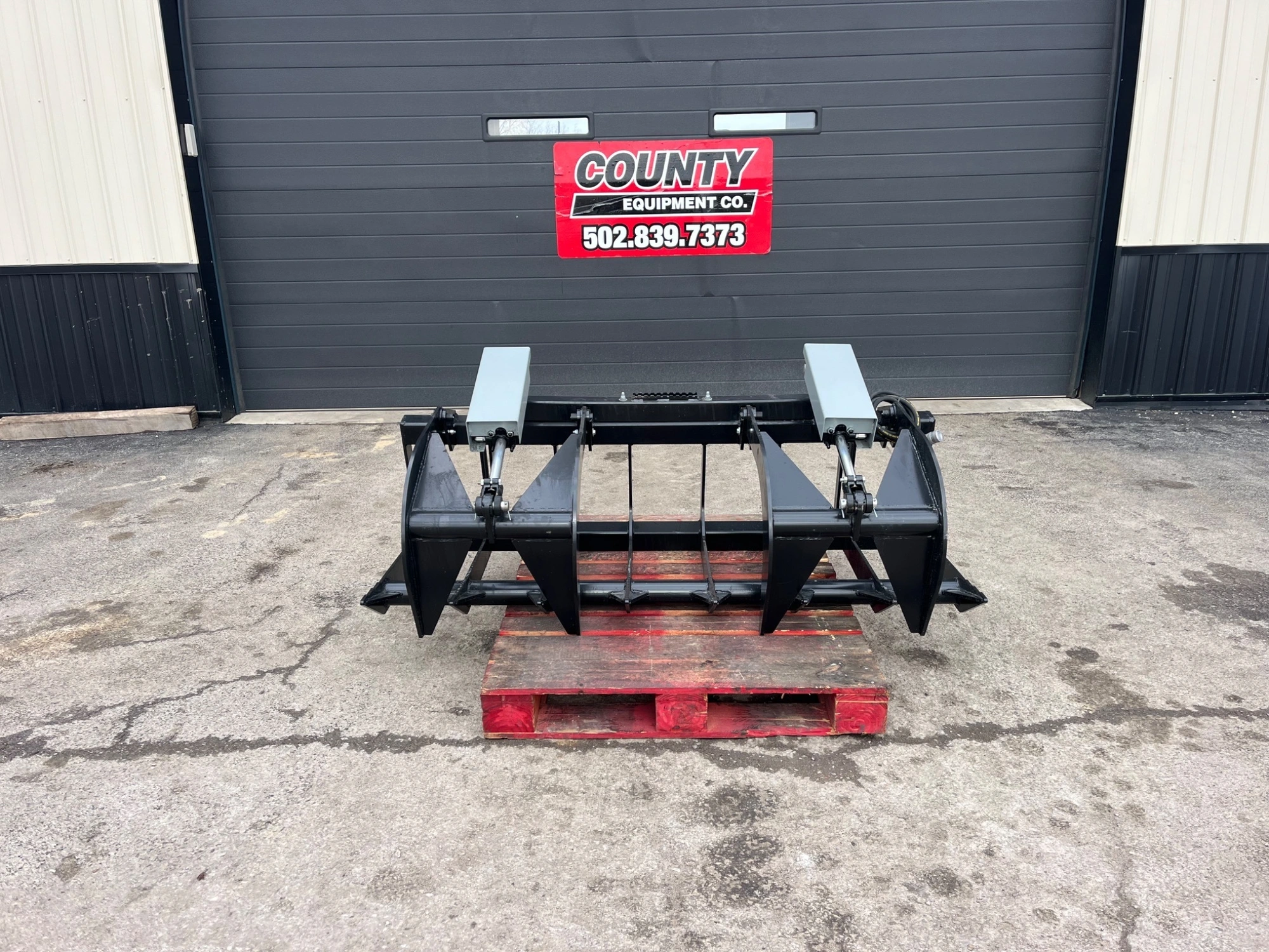 USED EXPRESS STEEL 66 inch Brush Grapple