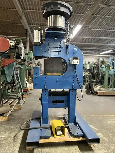 Used STAFAST HFM-CF10 Riveters CA | B & B RIVET MACHINE #746471