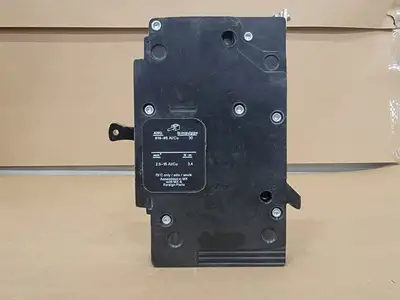 NEW SQUARE D EDB16015
