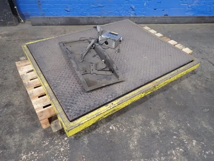 Used MIDWEST SCALE COMPANY _UNKNOWN_ Platform Scales | HGR 24 #744060