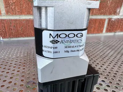USED MOOG SM23165DT-DE INTEGRATED SERVO SMART MOTOR W/ MOOG GH23SP100 GEAR BOX 100:1