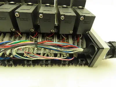 SMC VV5FS2 Plug-In 7-Station Manifold Control Unit VFS2000 Solenoid Valve Bank