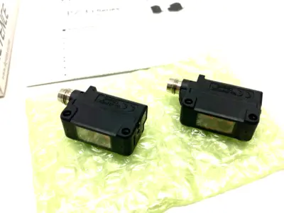 New | in-Stock KEYENCE Square Transmissive Thrubeam Sensor Set M8 Connector Type Photoelectric Sensors Michigan US | Maverick Industrial Sales #1397630
