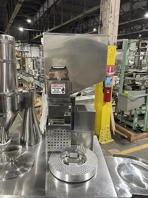 Vanguard VSF-III semi-automatic Encapsulator