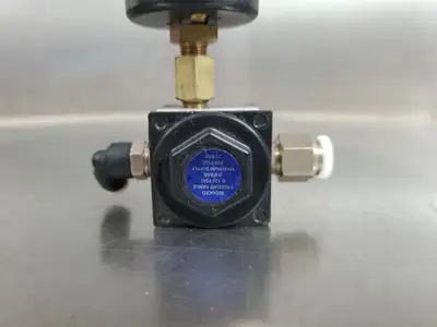 USED Parker R35-02C 300 PSI Regulator w/WIKA 60 PSI Gauge