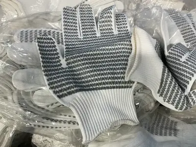 Used _UNKNOWN_ _UNKNOWN_ Gloves Ohio US | HGR 24 #1321536