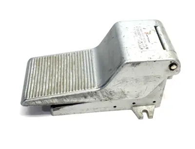 4730230011JP | Jupiter Pneumatics  3/2 Way Foot Pedal Valve 0-128 PSI - Used