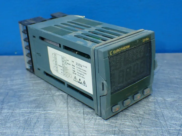 Used EUROTHERM 2216E/AL/VH/R1/R1/RF/2YM/ENG/XXXXX/EU0523 Temperature Controls Ohio US | HGR 24 #802924