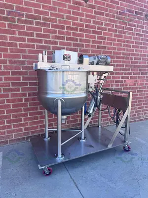 USED LEE 250 LITER SCRAPE AGITATION STAINLESS STEEL HALF JACKETED REACTOR W/ VFD