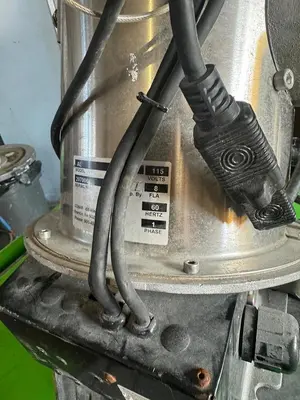 Conair Material Hopper With Vaccum Motor. Model AL 2 With Loader Control