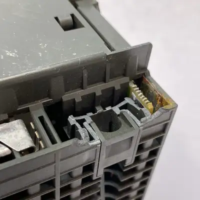 USED SIEMENS CPU SIMATIC S7-300 CHIPPED / DAMAGED